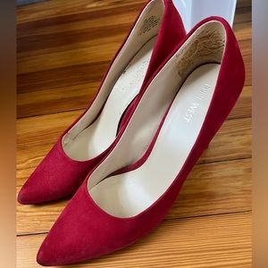 Red Nine West pumps